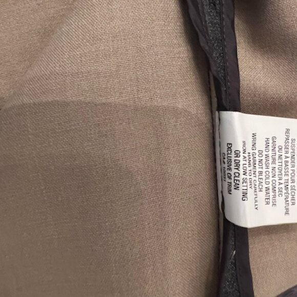 Grey Skirt Beige Trim and Lining Size 8 - Picture 5 of 5